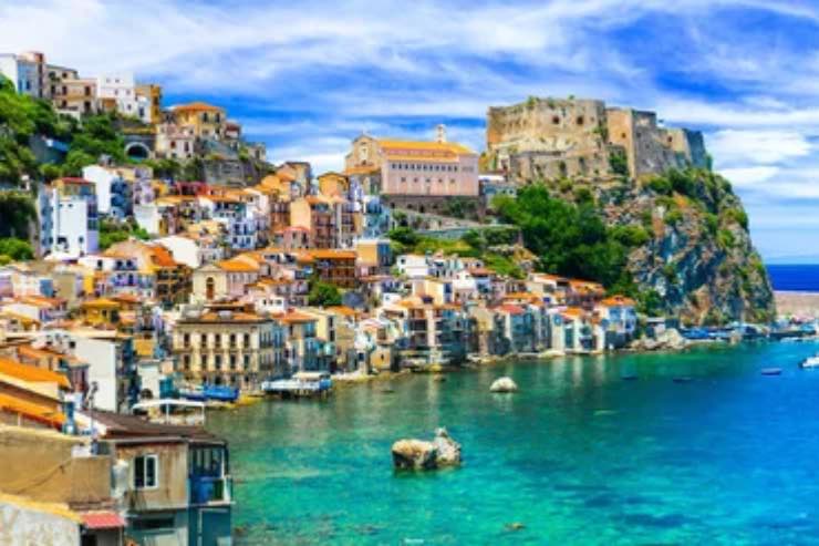 Calabria Positano nuova fiumi turisti estate