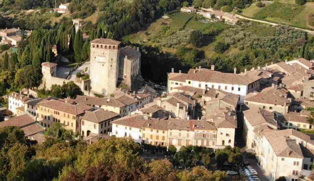 Tutti sono convinti di essere a MONTECARLO e invece è in pieno Veneto | Qui si fa festa tutti i giorni dell’anno