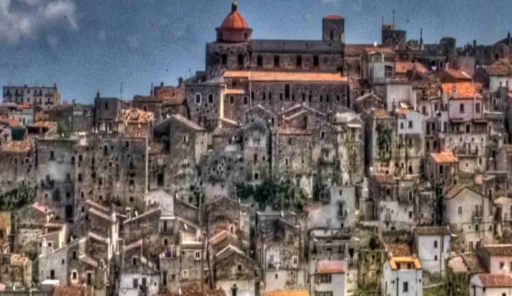 Ma quale Amalfi, il vero BORGO DEI LIMONI si trova nella splendida Puglia | Le granite sembrano gourmet