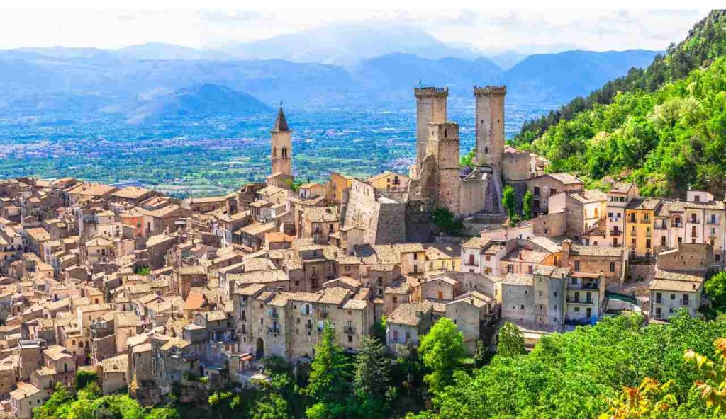 Hollywood lo ha scelto, gli americani lo adorano | Questo è il borgo italiano che nessuno ti ha mai mostrato