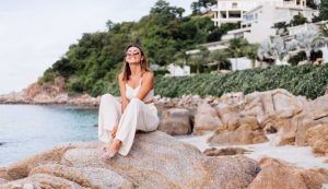 Donna in vacanza a Capri