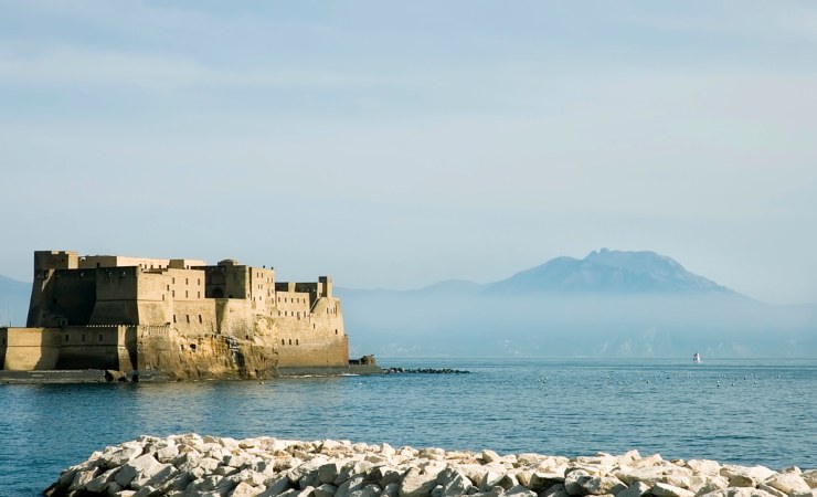 castel dell'ovo a napoli
