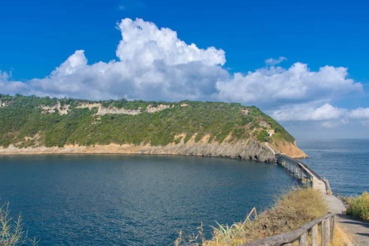 Ischia Capri allarme nuova isola Campania