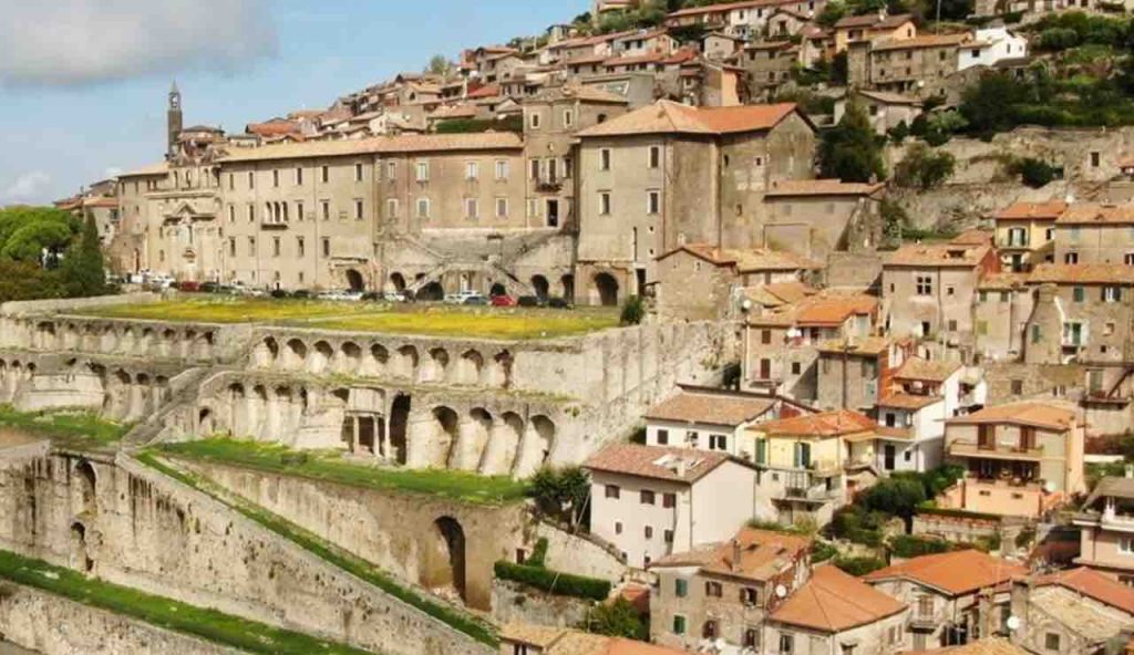 Situata su una collina nasce la POMPEI DEL LAZIO | Tutti la considerano la sorella di quella campana, un vero tesoro
