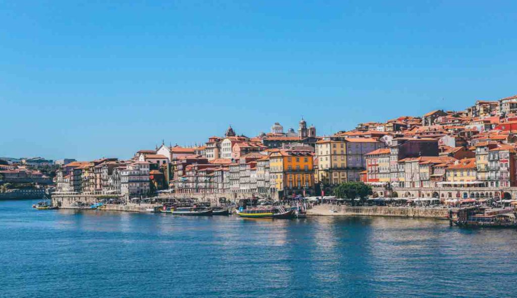 Molti lo stanno già facendo: ecco i 5 borghi dove tutti vogliono trasferirsi nel 2025 | Pace, natura e case da sogno