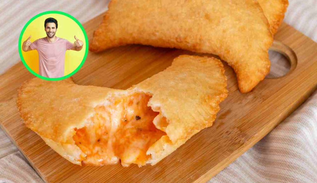 Ho pianto mentre lo mangiavo | Il PANZEROTTO PUGLIESE che ha stregato anche gli chef stellati, ecco dove trovarlo