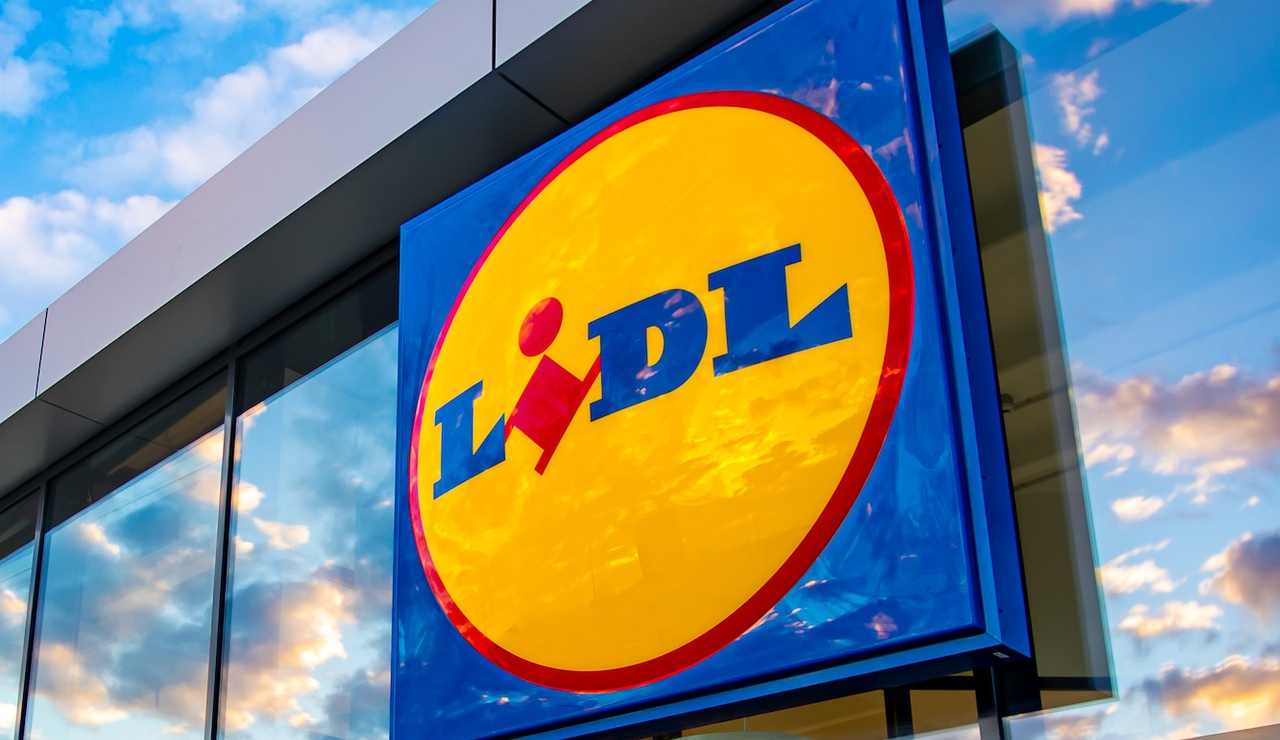 logo lidl facciata