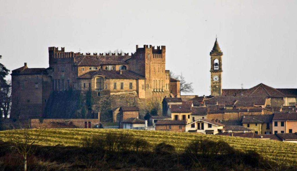 A luglio il FESTIVAL MEDIEVALE più antico e suggestivo, tra taverne, osterie, musici e acrobati: in questo borgo mozzafiato