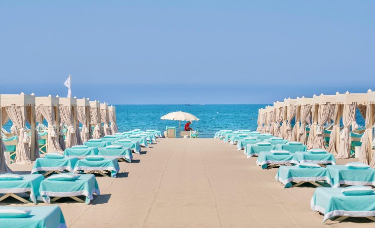 Alpemare Beach