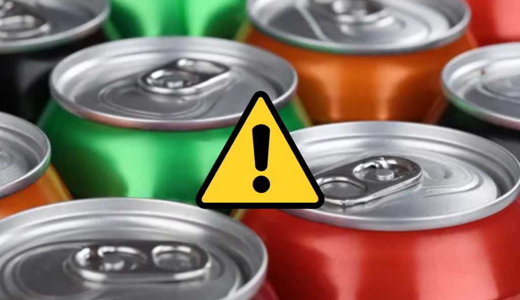 Bibite in lattina, è ALLARME PESTICIDI: altro che sicure, si rischia il cancro e anche l’infertilità | Le analisi rivelano il mix letale