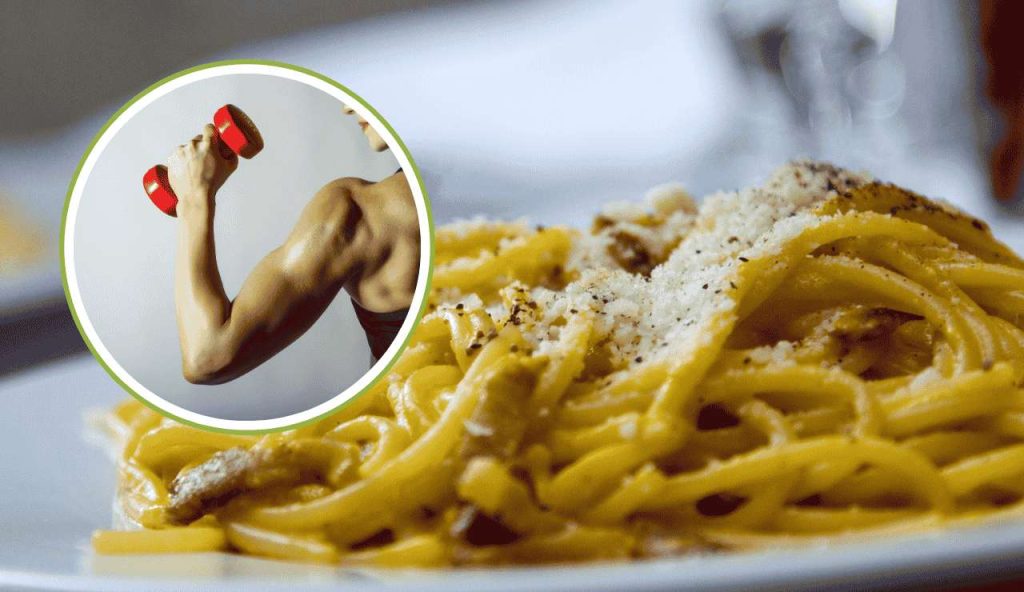 La mia CARBONARA FIT è meglio dell’originale, ma ha solo 129 Kcal | Cremosa e stuzzicante, 4 salti in padella e poi via in spiaggia