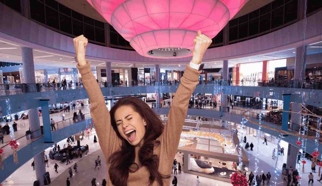 Il CENTRO COMMERCIALE IMPOSSIBILE: questo mostro da 1,7 milioni di metri quadrati ospita una chiesa e persino l’OCEANO