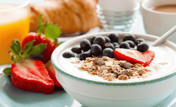 Colazione sana frutta avena