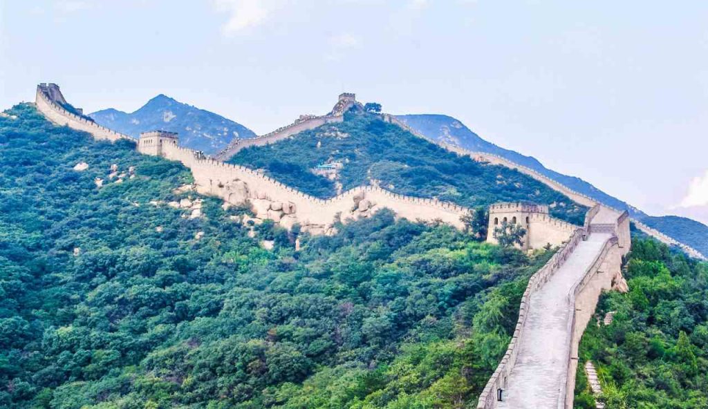 Altro che Cina: la GRANDE MURAGLIA ce l’abbiamo anche noi | In Piemonte la più grande fortificazione d’Europa: 4mila scalini per gradire