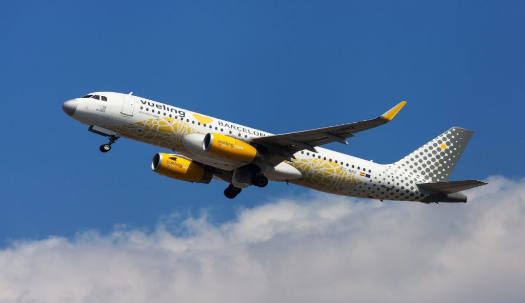 Voli low-cost, davvero convenienti o trappola per gli sprovveduti? Arriva la maxi sanzione: ecco come non farsi fregare