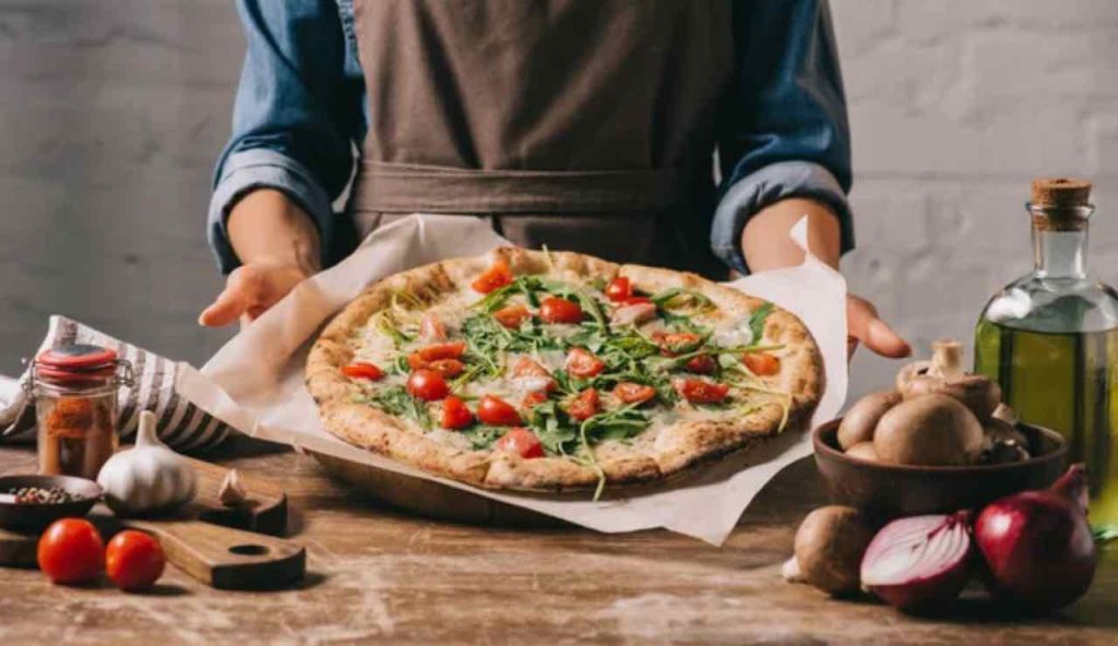 Napoli, ADDIO AL PRIMATO per la MIGLIOR PIZZA al mondo: quest’anno l’oro va a questa città | Stracciata dall’odiata rivale
