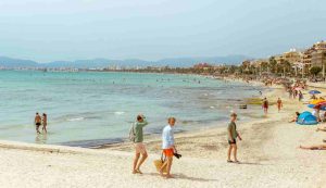 Turisti in spiaggia