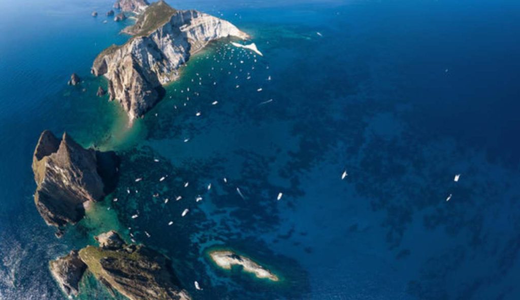 L’isola che non vuole farsi trovare: in Italia il PARADISO SEGRETO (e selvaggio) che fa impallidire i Caraibi | A due ore da Roma