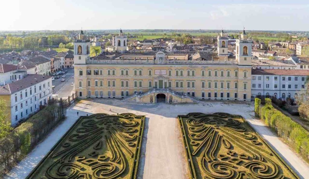 La VERSAILLES ITALIANA: un trionfo di arte e bellezza nel cuore dell’Emilia | Altro che grandeur francese: meglio della Reggia di Caserta