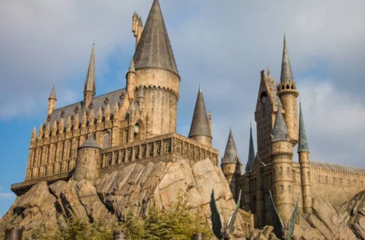 Illustrazione di Hogwarts (Depositphotos foto) - www.cosediviaggio.it
