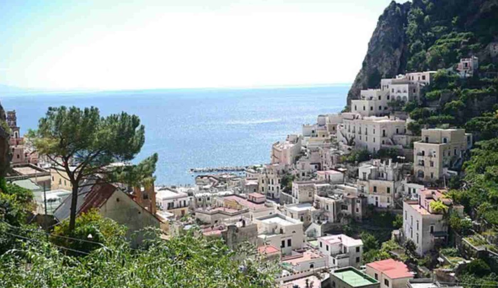 È questo il paese PIU’ PICCOLO D’ITALIA: solo 120 metri quadrati di meraviglia pura | Ha anche una spiaggetta privé