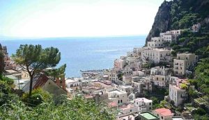 Scorcio del bellissimo paesino (Alanthebox - Wikimedia commons foto) - www.cosediviaggio.it