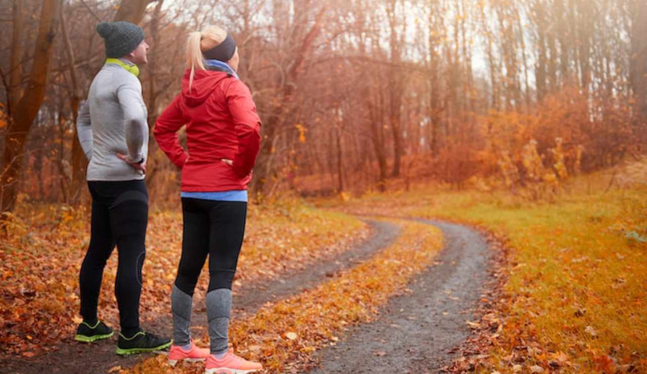 Persone che fanno hike